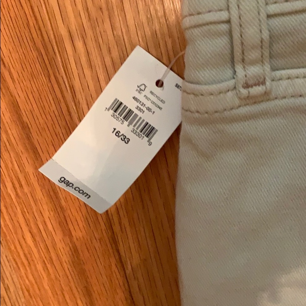 GAP NWT❗️5 Inch Denim Shorts - Picture 7 of 8